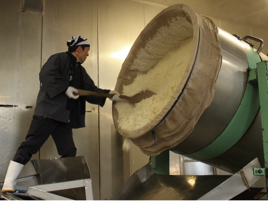 丹波の自然が生んだフレッシュな味わい！西山酒造場『小鼓』の伝統と革新を紐解く｜日本酒×発酵技術×蔵元の物語